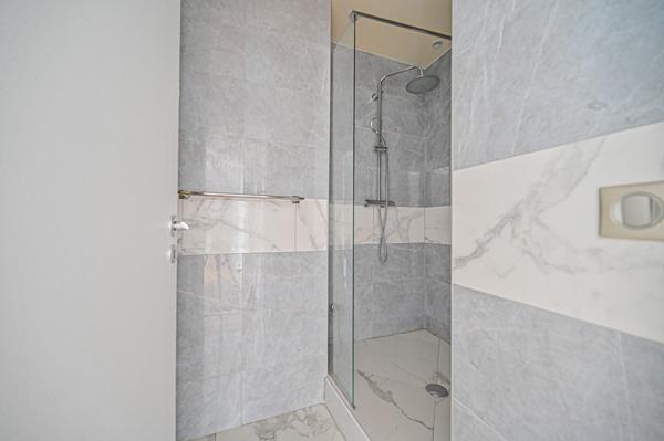 Élégant 4 pièces avec balcon - Place Victor Hugo, Paris 16e