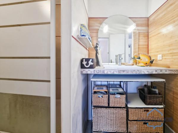 Appartement de 120m² avec 6 pièces - Terrasse et terrain privatif de 170m² - Parkings