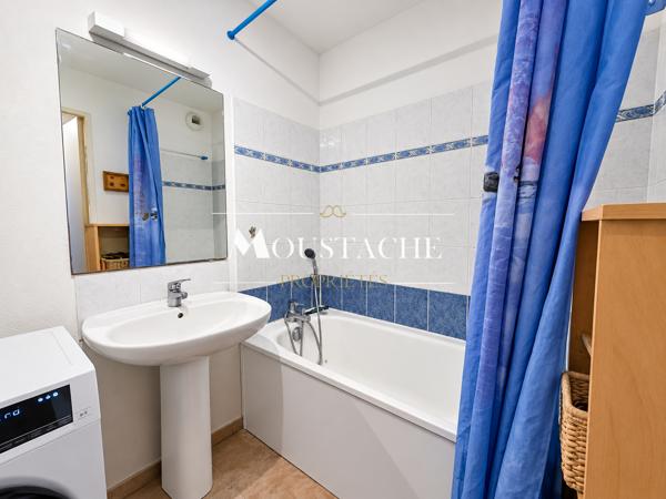 BEL APPARTEMENT DANS RÉSIDENCE DE STANDING - PISCINE & APERÇU MER -