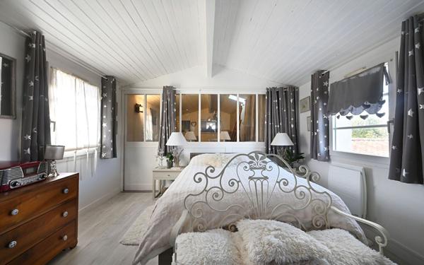 Maison à vendre    6 pièces •  Saint-Clément-des-Baleines