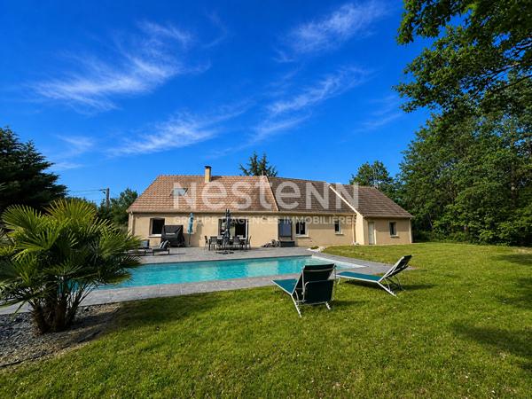 Maison contemporaine 3 chambres et une mezzanine sans travaux avec garage et piscine