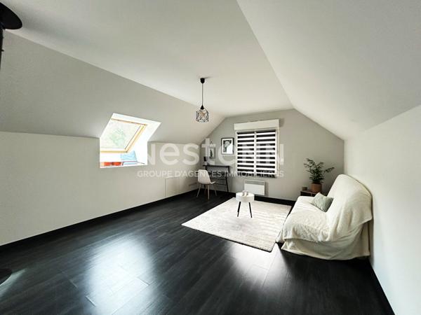 Maison contemporaine 3 chambres et une mezzanine sans travaux avec garage et piscine