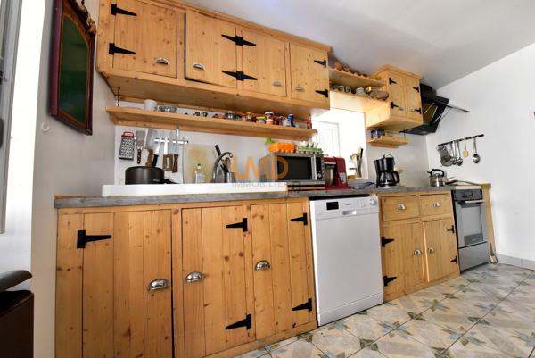 Maison de village spacieuse à Salles Curan, idéale pour famille