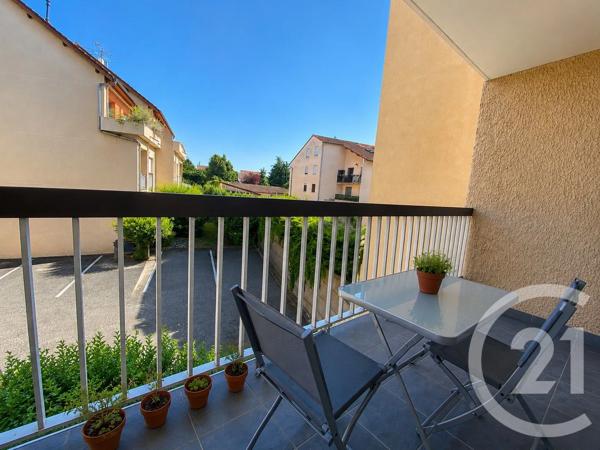 Appartement T3 à vendre  3 pièces - 63,80 m 2   GENAS  - 69