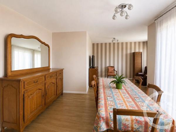 Appartement T3 à vendre  3 pièces - 63,80 m 2   GENAS  - 69
