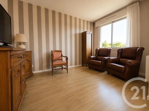 Appartement T3 à vendre  3 pièces - 63,80 m 2   GENAS  - 69