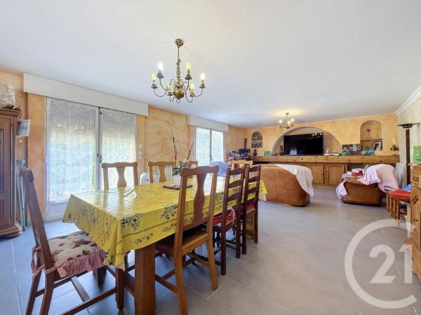 Maison à vendre  4 pièces - 154,38 m 2   CHATEAURENARD  - 13