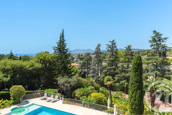 Appartement F4 à vendre  4 pièces - 90,50 m 2   ANTIBES  - 06
