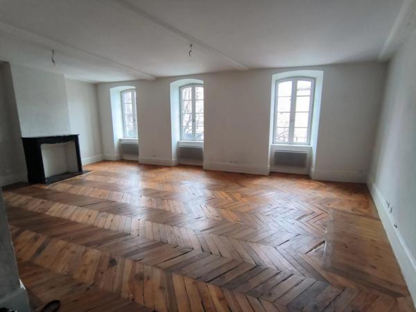 Appartement 4 pièce(s) 1 chambre(s) 120 m²