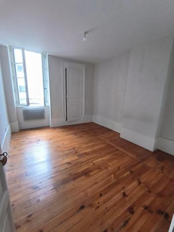 Appartement 4 pièce(s) 1 chambre(s) 120 m²