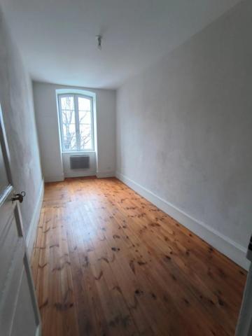 Appartement 4 pièce(s) 1 chambre(s) 120 m²