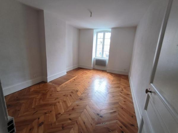 Appartement 4 pièce(s) 1 chambre(s) 120 m²