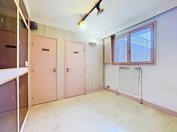 Avignon bd Raspail local professionnel de 64 m2