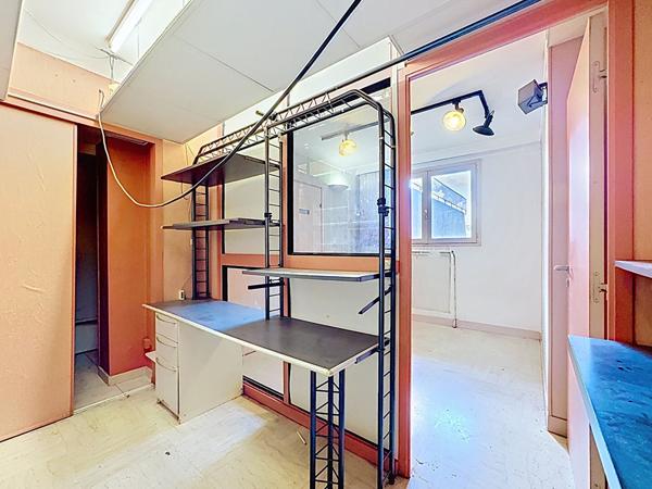 Avignon bd Raspail local professionnel de 64 m2