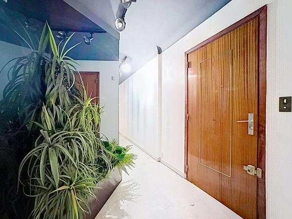 Avignon bd Raspail local professionnel de 64 m2