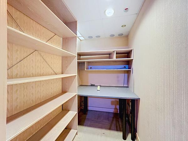 Avignon bd Raspail local professionnel de 64 m2