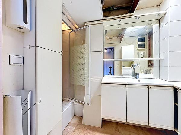 Avignon bd Raspail local professionnel de 64 m2