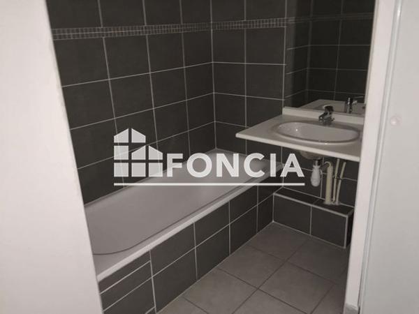 Location Appartement 3 pièces 61.6 m² - 5 QUAI DES COMMANDANTS FAVIER Port Saint Louis Du Rhone 13230