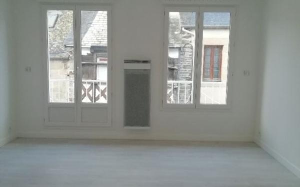 Appartement à louer    2 pièces •  Carhaix-Plouguer