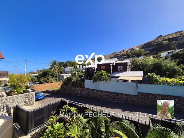 Saint-Gilles-Les-Bains / Centre-ville / Appartement T4 Duplex(3 chambres) 101.62 m2