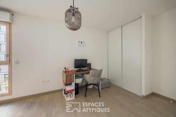 Contemporain avec grand balcon et garage