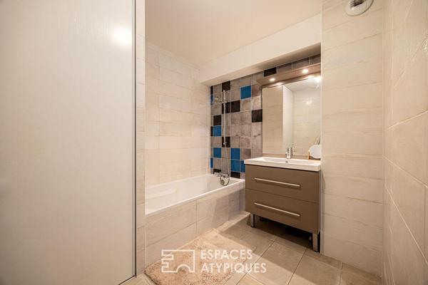 Contemporain avec grand balcon et garage