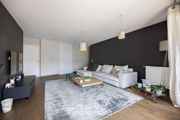 Contemporain avec grand balcon et garage