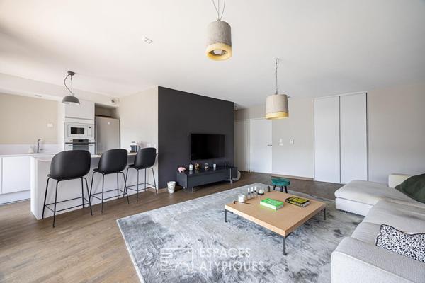 Contemporain avec grand balcon et garage