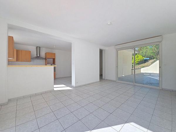 Maison 4 pièces de 95m² rénovée + sous-sol aménageable de 76m² à vendre en exclusivité sur un terrain de 3000m² à Castanet-Tolosan