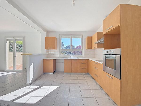 Maison 4 pièces de 95m² rénovée + sous-sol aménageable de 76m² à vendre en exclusivité sur un terrain de 3000m² à Castanet-Tolosan