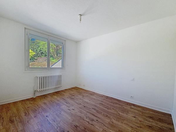 Maison 4 pièces de 95m² rénovée + sous-sol aménageable de 76m² à vendre en exclusivité sur un terrain de 3000m² à Castanet-Tolosan