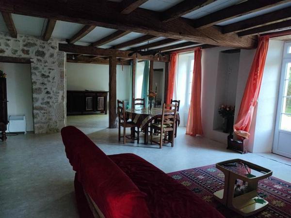 Maison à vendre |  Brossac |  5 pièces | 166 m²