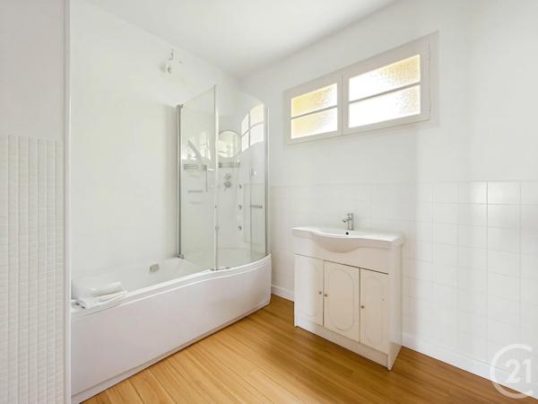 Appartement T5 à vendre  5 pièces - 96,74 m 2   ARLES SUR TECH  - 66