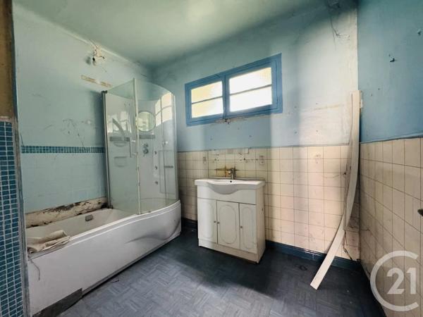 Appartement T5 à vendre  5 pièces - 96,74 m 2   ARLES SUR TECH  - 66