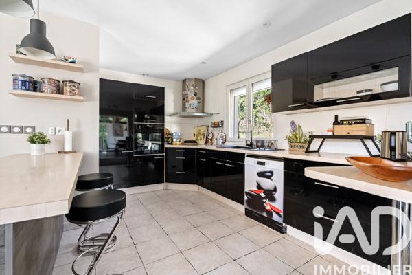 Maison à vendre 6 pièces 211 m² Cailloux-sur-Fontaines