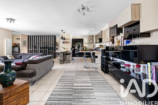 Maison à vendre 6 pièces 211 m² Cailloux-sur-Fontaines