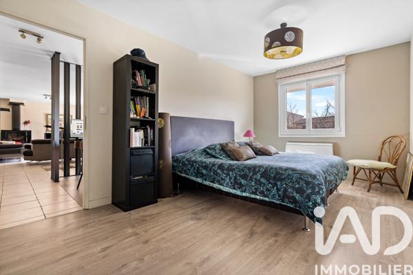 Maison à vendre 6 pièces 211 m² Cailloux-sur-Fontaines