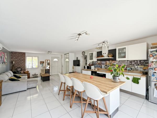 À vendre en exclusivité maison de plain pied de type 4 avec piscine et garage - secteur Eoures 13011 Marseille