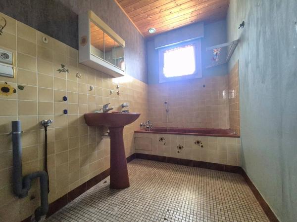 AHUILLE PAVILLON DE 112 M2 EN IMPASSE AVEC TERRAIN ARBORE de 600 m2 SANS  VIS A VIS
