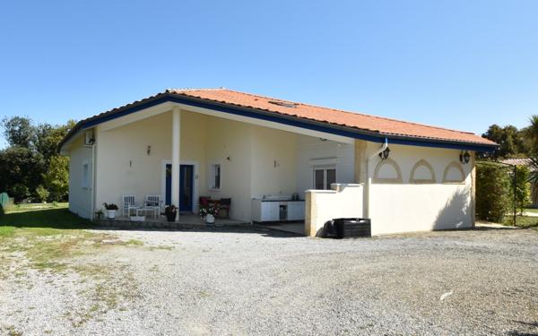 Maison à vendre    10 pièces •  Saint-Sever