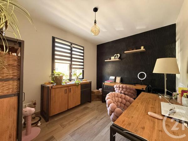 Maison à vendre  7 pièces - 177 m 2   PRIVAS  - 07