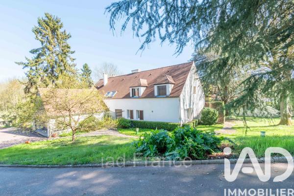 Maison à vendre 15 pièces 357 m² Mantes-la-Ville