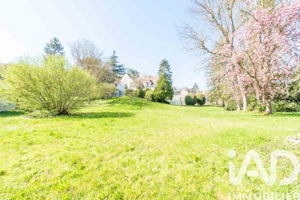 Maison à vendre 15 pièces 357 m² Mantes-la-Ville