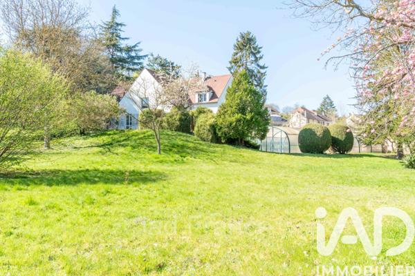 Maison à vendre 15 pièces 357 m² Mantes-la-Ville