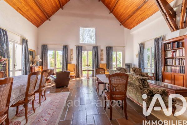 Maison à vendre 15 pièces 357 m² Mantes-la-Ville