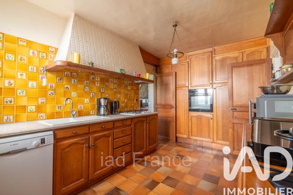 Maison à vendre 15 pièces 357 m² Mantes-la-Ville
