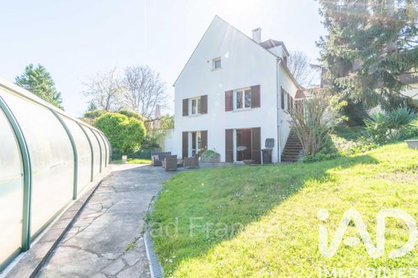 Maison à vendre 15 pièces 357 m² Mantes-la-Ville