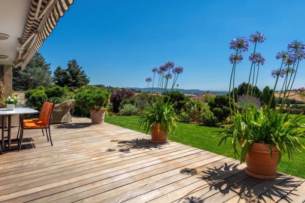 LENTILLY - Maison de 255 m² - 5 chambres - Parc de 8635 m² - Piscine , 1 véranda, garage double - 1 Cave