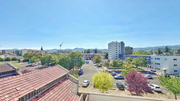 T2 Meublé 47.50 m² entièrement meublé avec vue Puy de Dôme