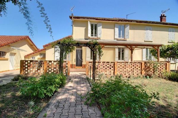 Maison avec jardin et grand garage à Clermont-Ferrand  Quartier La Plaine